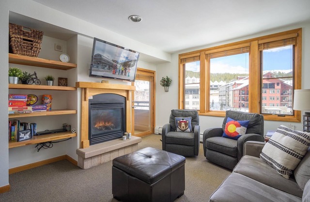 Perfect One Bedroom at Zephyr 2410 | Hot Tubs, Ski In Ski Out, Ski Locker and More! | Steps to Snow