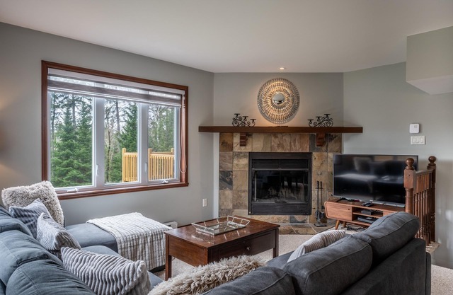 Perfect Tremblant Location- Pool & Golf Course
