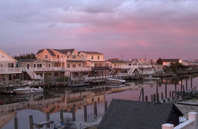 Perfect Waterfront Getaway - A Short Drive To Long Beach Island & Atlantic City
