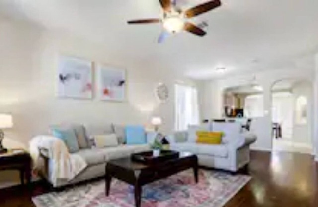 Perfectly located near Sea World, Lackland & Shops