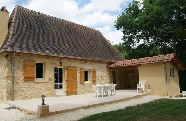 Perigourdine house in a privileged setting