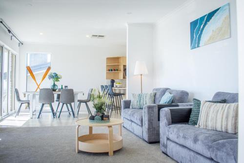 Pet & Family Friendly 3BR Coastal Escape Near Boat Ramp - Diyamba!