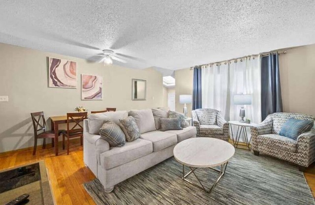 ​Pet-Friendly 1BR Condo with pool in Midtown Tulsa