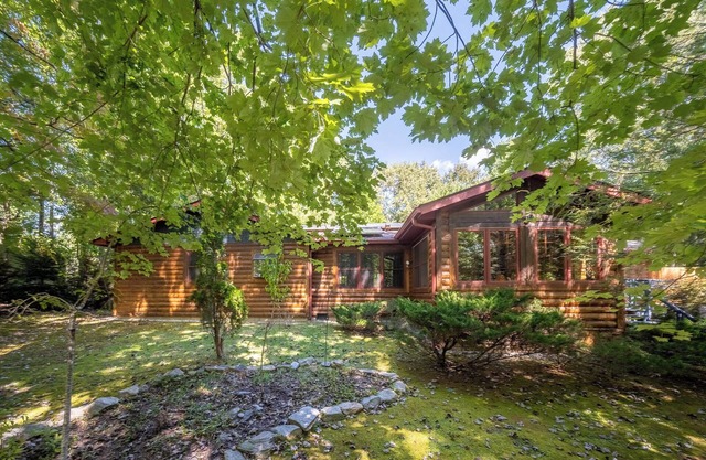 Pet Friendly 2 Bedroom Cabin Near Pisgah National Forest and Brevard