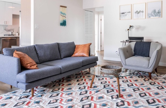 Pet-Friendly 2BR Apartment in Lovely Redondo Beach