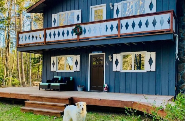 Pet-Friendly 4 bedroom 2 bathroom home in Killington