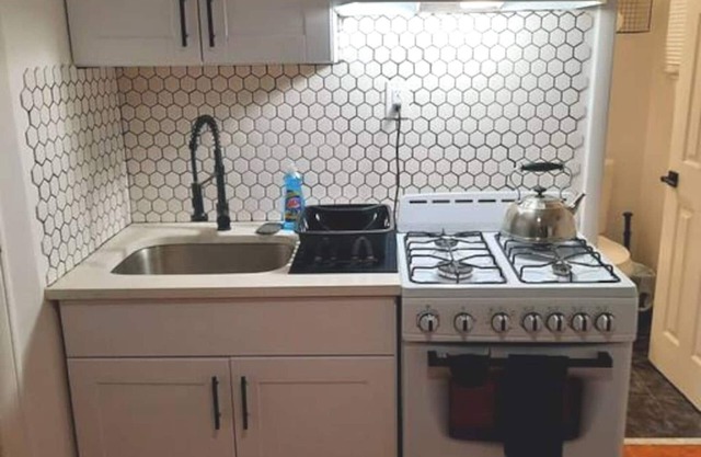 Pet Friendly Apartment minutes from NYC!