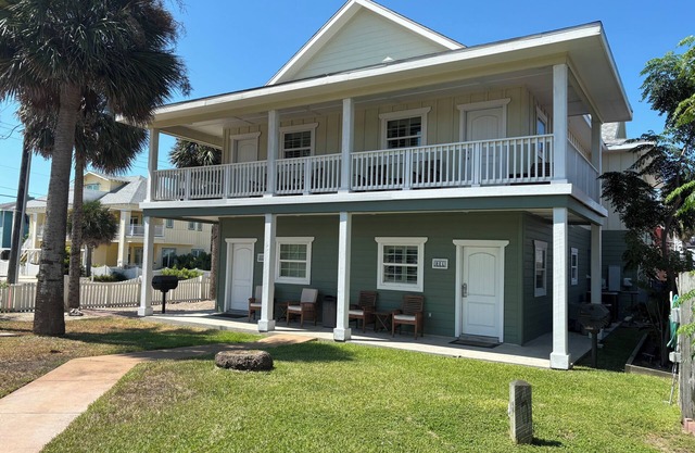 Pet Friendly, Close to the Beach, Golf Cart Access