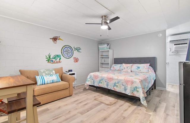 Pet Friendly Efficiency Near Beach