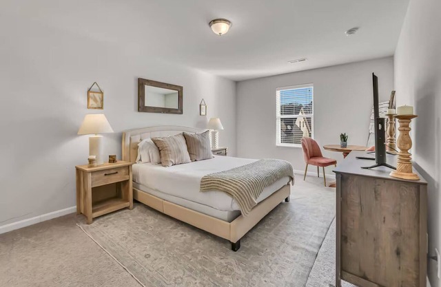 Pet-Friendly, Garage Parking, BBQ, Modern Workspace