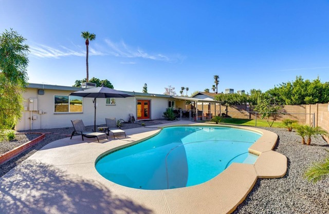 Pet-Friendly Glendale Home: Fenced Pool & Yard