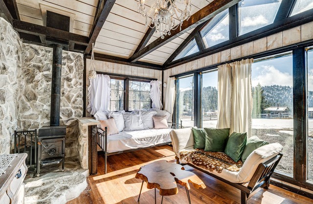Pet-Friendly Guffey Vacation Rental w/Deck!