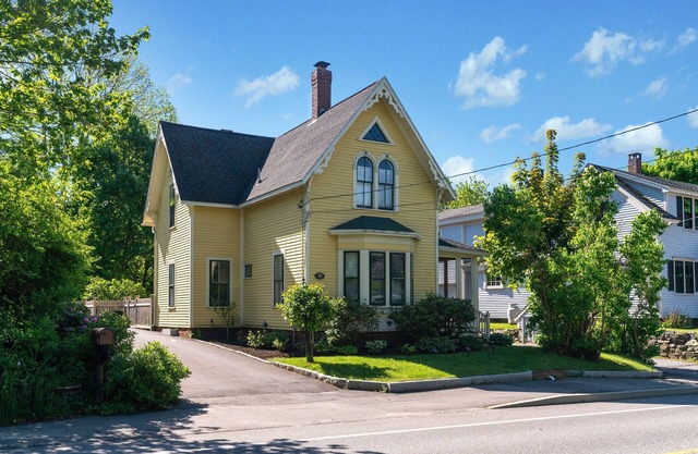 Pet Friendly- Half a Mile to Downtown Dock-Square!