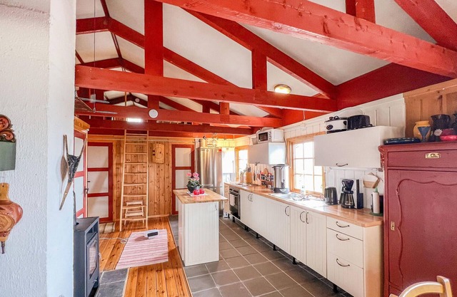 Pet friendly home in Fåvang with kitchen
