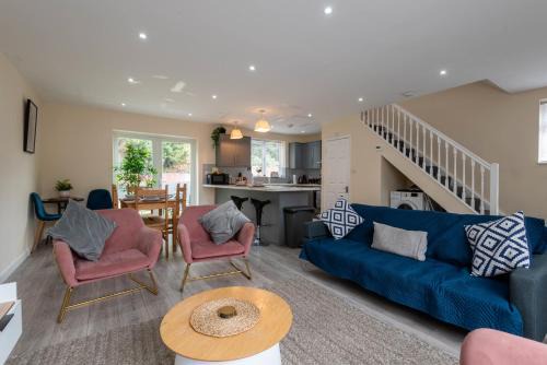 pet friendly house by KBS StayHub Short Lets & Serviced Accommodation Brockworth with parking