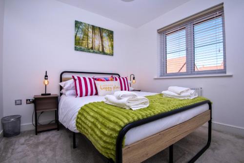 Pet friendly house by KBS StayHub Short Lets & Serviced Accommodation Innsworth with parking