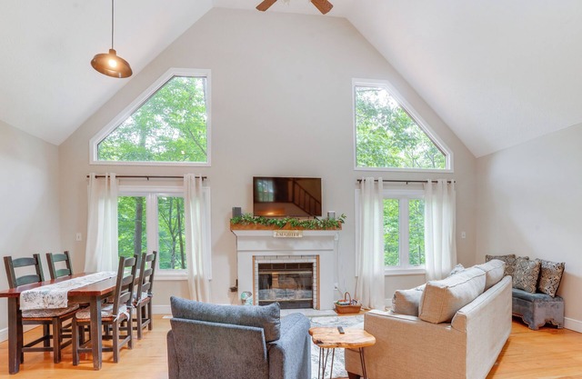 Pet-Friendly Lake Monticello Home w/Perks!