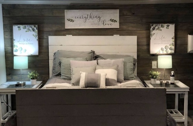 PET FRIENDLY MAIN STREET LOFT, WALKING DISTANTANCE TO OLD TOWN TOMBALL