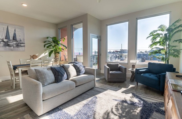 Pet Friendly Oceanview - Near Boardwalk