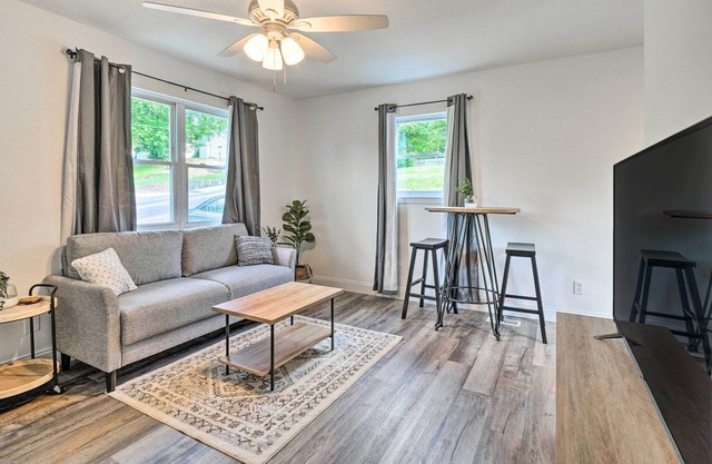 Pet-Friendly Pad ~ 3 Mi to Dtwn Knoxville!