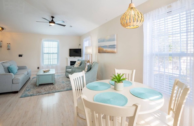 Pet Friendly - Short walk to the beach!