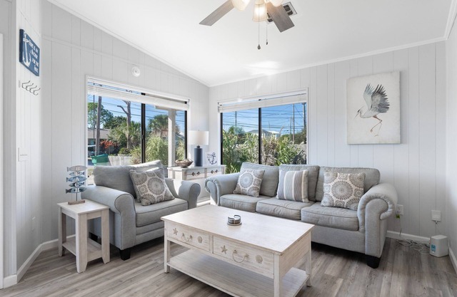 Pet Friendly | Remodeled | Private Backyard | FLPCB37