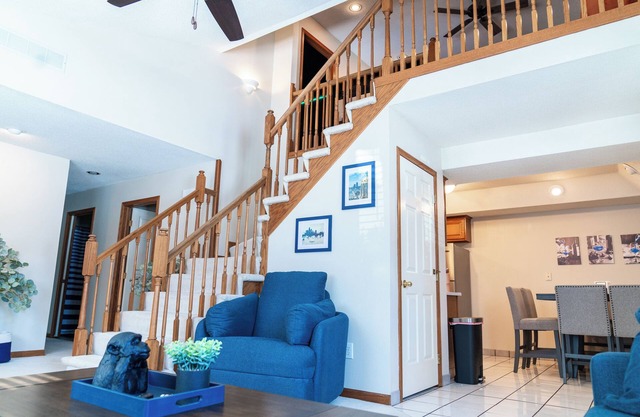 Pet-Friendly Windsor Heights Stay – Ideal for Reunions, Road Trips & Remote Work