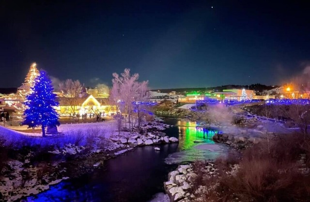 Pet Friendly with 3 Master Suites in the Heart of Pagosa Springs!
