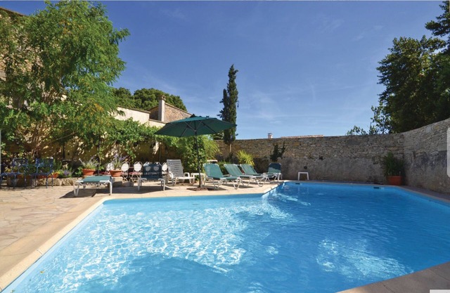 Petite Maison 18th century stone house in a typical Provencal village
