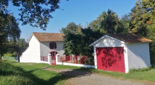Petite maison dans les bois