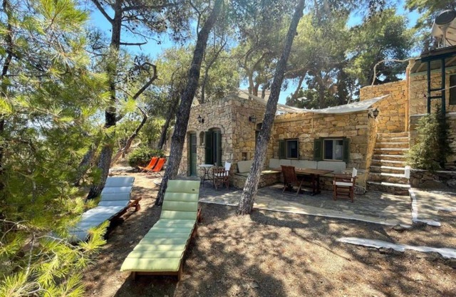 PETRINO 2 - Traditional Lerian House