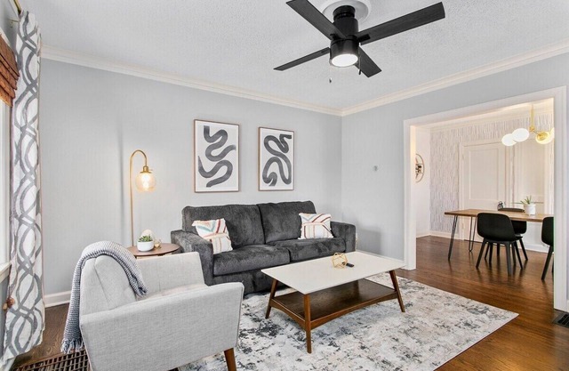 Pets Welcome Cozy Home in Waldo Walkable