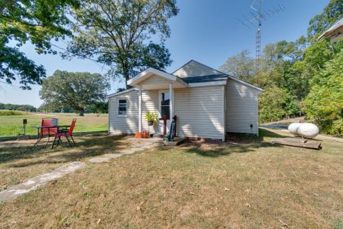 Pets Welcome Tranquil Retreat with Yard in Jewett!