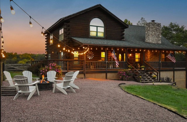 Pets? YES! Hot Tub ★ Fast Wi-Fi ★ Pool Table ★ Foosball