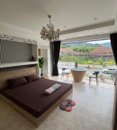 Petunya Phuket Guest House