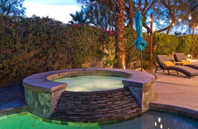 PGA West adjacent gated 3-bedroom house in La Quinta, EV, private pool/spa!