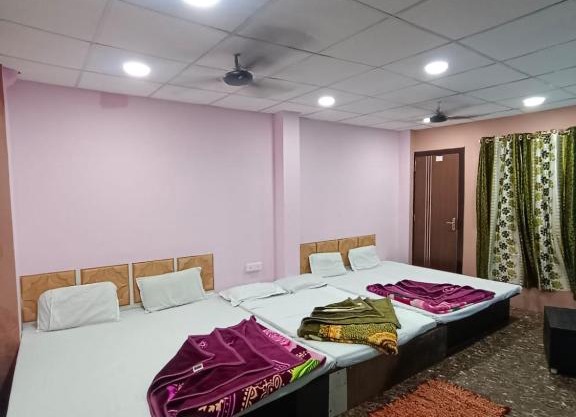 ph hotel Ujjain