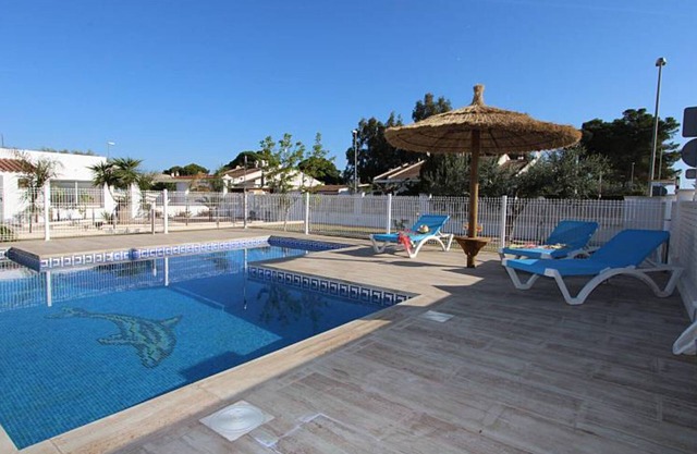 PHENOMENAL VILLA + PRIVATE POOL, IN RIUMAR (Ebro Delta) 10 people
