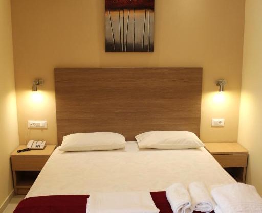 Philoxenia Hotel & Studios