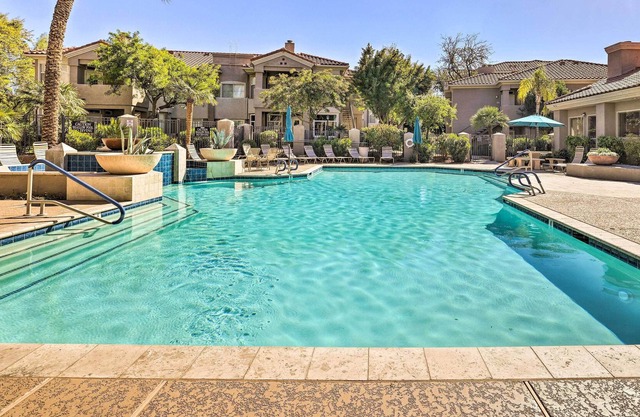 Phoenix Condo w/ Pool Near Wild Horse Pass!