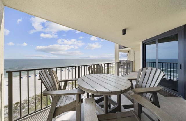 Phoenix IV 4073 Phoenix IV 4073 | A Stunning Beachfront Condo