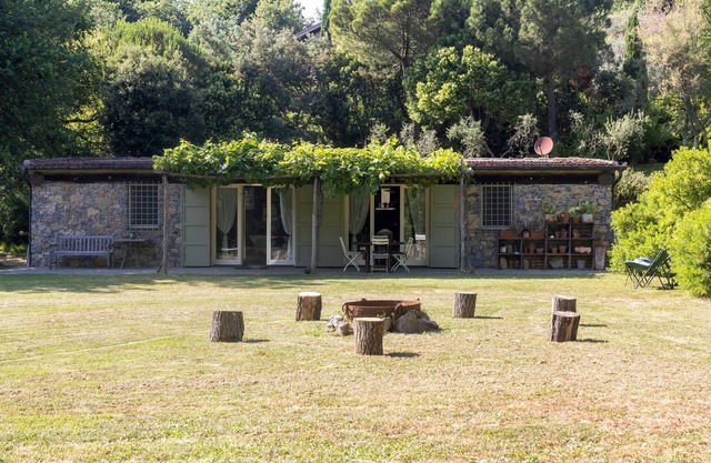 Pian della Chiesa, Dolinetta - nature, wine, paths, sea and shared pool