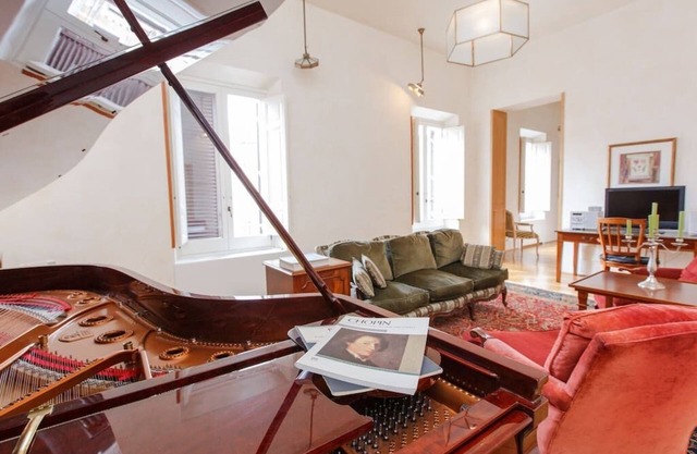 Piazza Navona: Beautiful 4BR 4 Baths, A/C, Wi-Fi - Habitat Italy