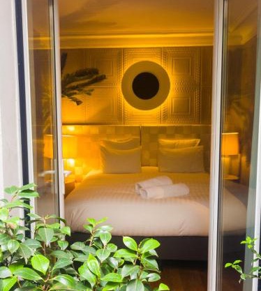 Pic de Nôtre Dame, Charming Suites Paris