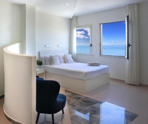 Piccadilly Rooms Restaurant and Beach