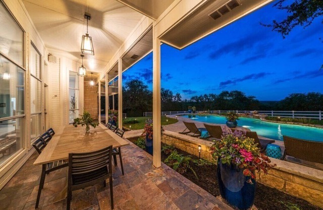 Pickett Place at Twelve K Ranch: Sleeps 14 + Pool, Arcade on 25 Private acres!