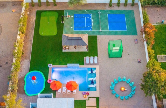 Pickleball Golf Heated Pool Splash Pad
