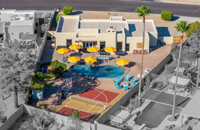 Pickleball Paradise! Sleeps 16 | Pool & Hot Tub