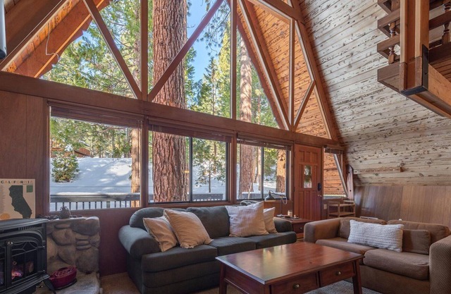 Picture Perfect A-Frame with Hot Tub!