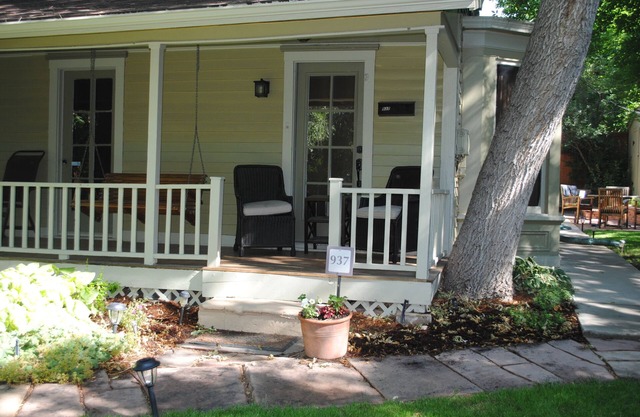 Pied-à-terre In DOWNTOWNS BEST LOCATION n